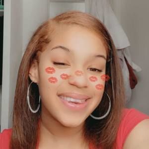 Meet your Posher, Ajhia